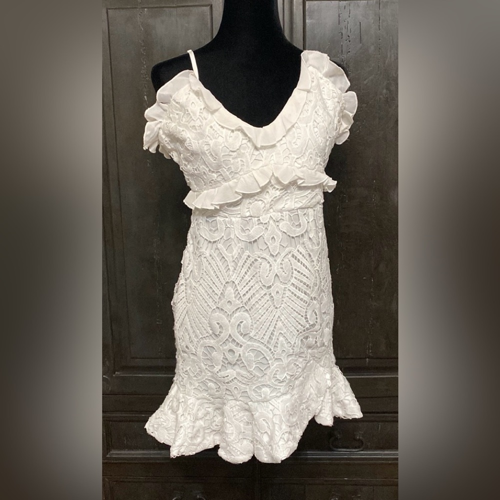 Angel Biba white lace sleevesless dress. Size large